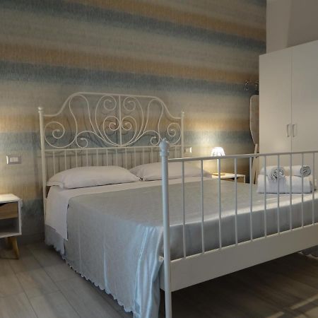 White Lady B&B Pompei Bagian luar foto