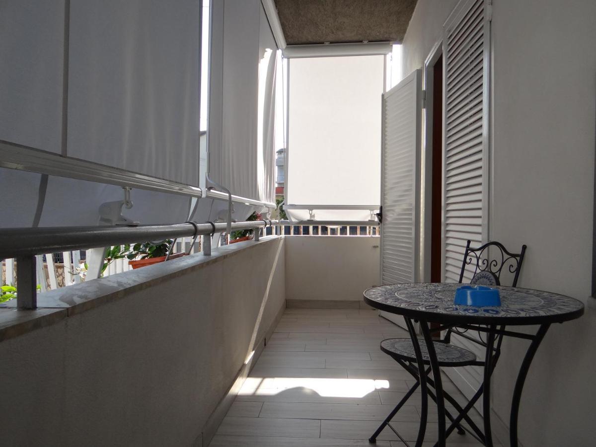 White Lady B&B Pompei Bagian luar foto